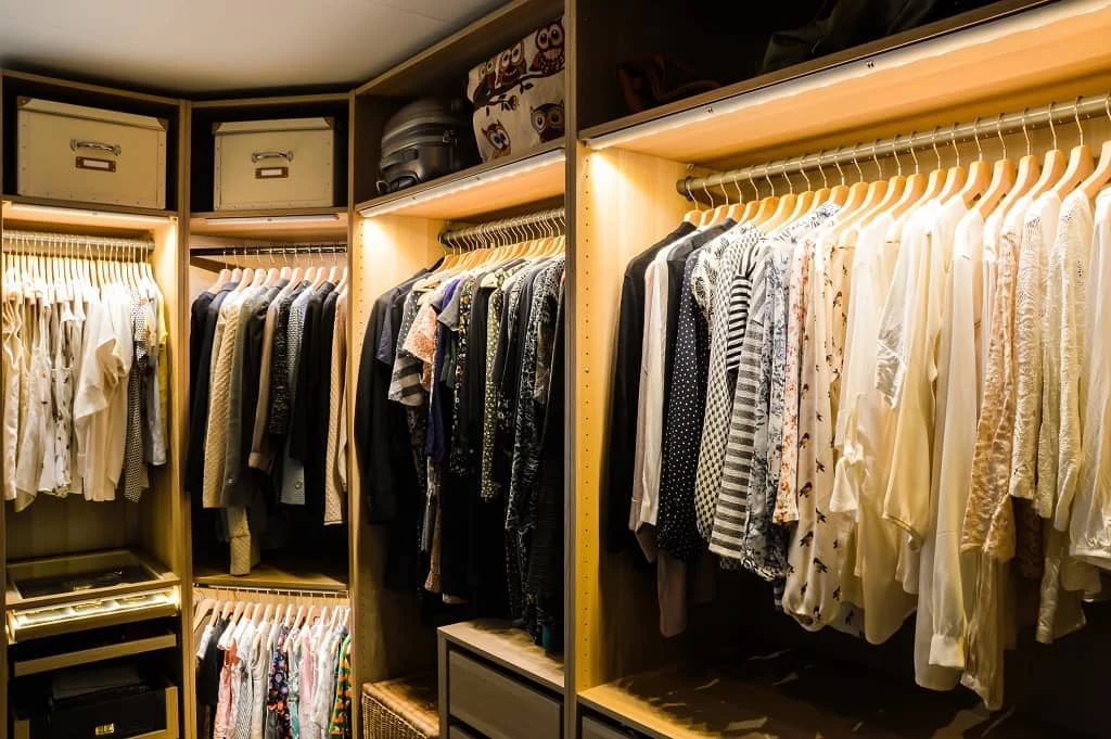 De ce sa optezi pentru un dressing la comanda in Bucuresti